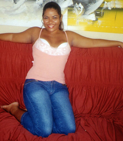 Date this charming Brazil girl Diana from ANANINDEUA B5464