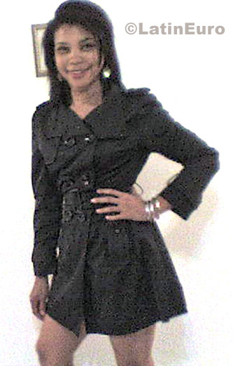 Date this sultry Brazil girl Irailde from Curitiba B554