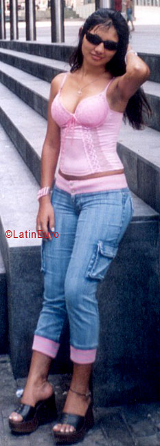 Date this nice looking Brazil girl Maria from MARANGUAPE B5603