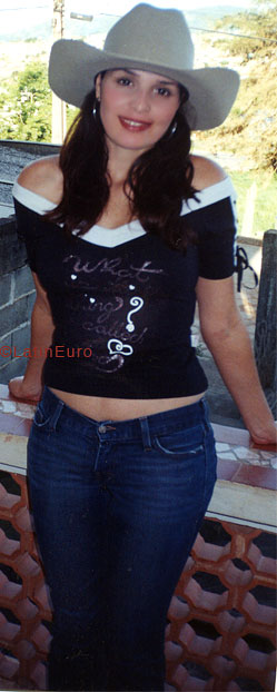 Date this sultry Brazil girl Lilian from CAMBUI B5614