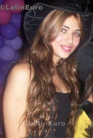 Date this hot Brazil girl Raquel from Governador Valadares B565