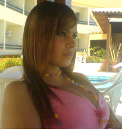 Date this funny Brazil girl Marta from RECIFE B5701