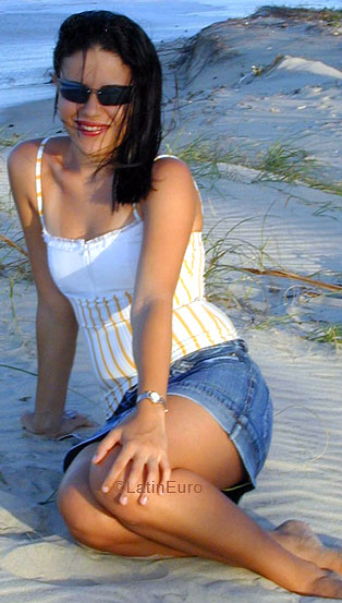 Date this lovely Brazil girl Alinne from ICARAI B5770