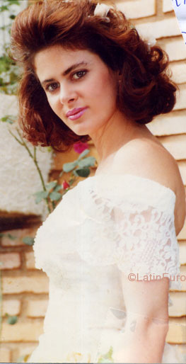 Date this delightful Brazil girl Clauda from BELO HORIZONTE B5774