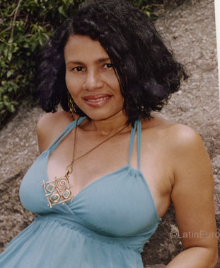 Date this fun Brazil girl Eline from RIO DE JANEIRO B5786