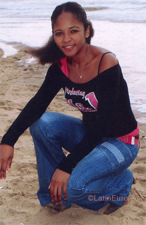 Date this beautiful Brazil girl Cecilia from JAPARATUBA B5845
