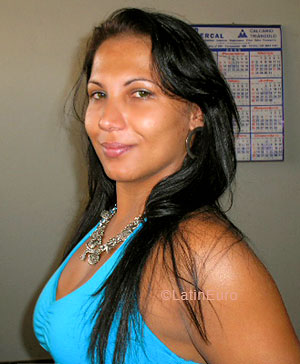 Date this hard body Brazil girl Marcela from PATROCINIO B5862