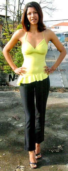 Date this voluptuous Brazil girl Adriana from ITAIM B5924