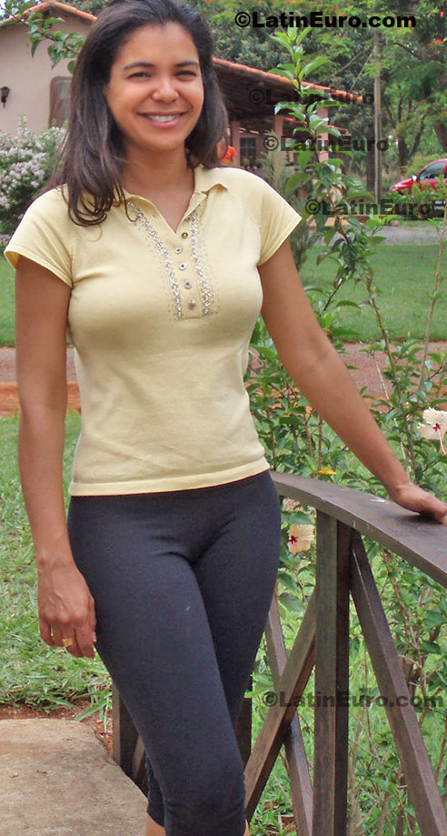 Date this sultry Brazil girl Tiane from Brasilia B599