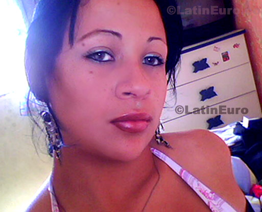 Date this sultry Brazil girl Karina from Sorocaba B59