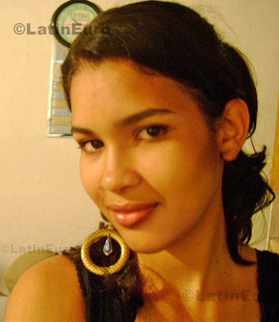 Date this exotic Brazil girl Erica from Sardoa B608