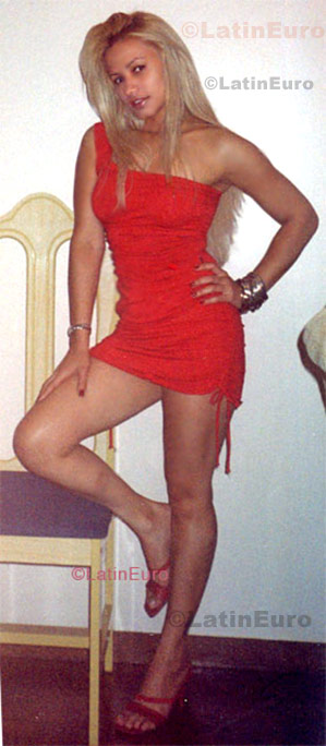 Date this sensual Brazil girl Cynara from Brasilia B623