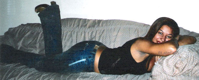 Date this delightful Brazil girl Andrea from CUIABA B6284