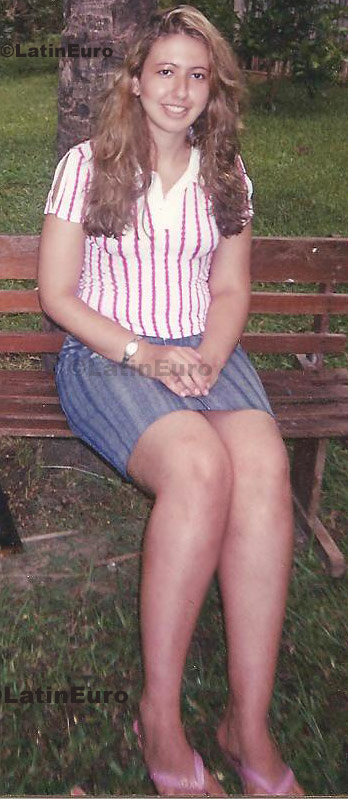 Date this delightful Brazil girl Priscila from Saquarema B631