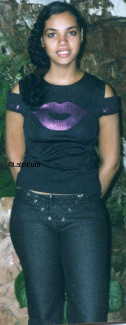 Date this voluptuous Brazil girl Bianca from UBERLANDIA B6376