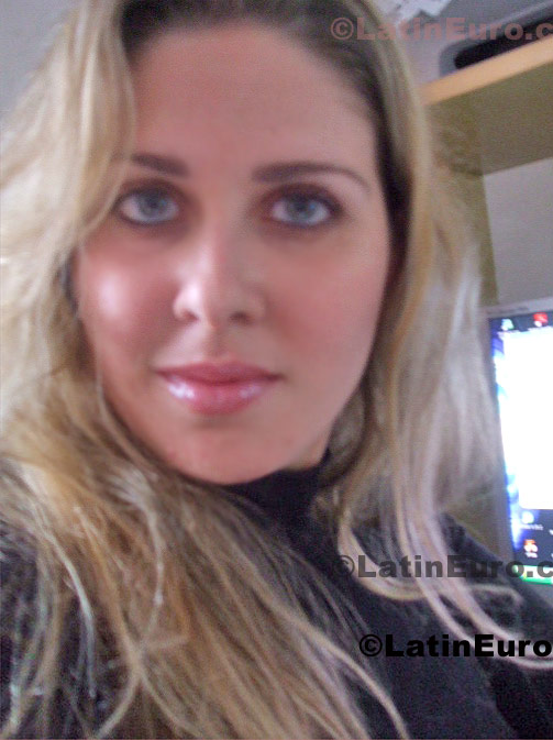 Date this voluptuous Brazil girl Denise from Sao Paulo B657