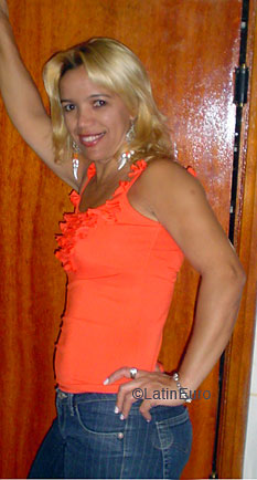 Date this voluptuous Brazil girl Marilsa from GOIANA B6672