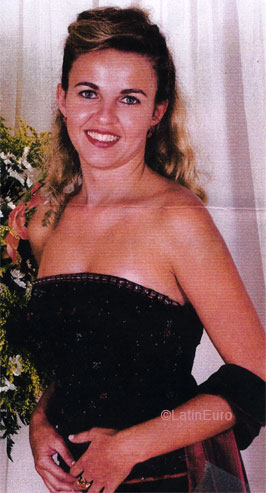 Date this attractive Brazil girl Karen from ITAPEMA B6675