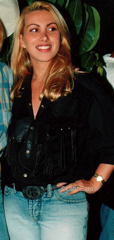 Date this sensual Brazil girl Nara from SAO PAULO B6686