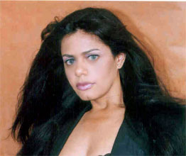 Date this delightful Brazil girl Debora from  B6698