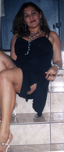 Date this sultry Brazil girl Shely from GOIANIA B6771