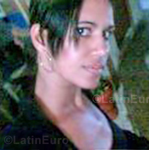 Date this young Brazil girl Debora from Salvador B678