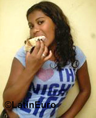 Date this good-looking Brazil girl Keli from Sao Paulo B681