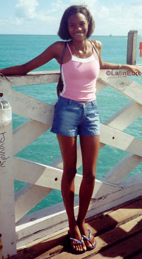 Date this attractive Brazil girl Vanessa from  B6849