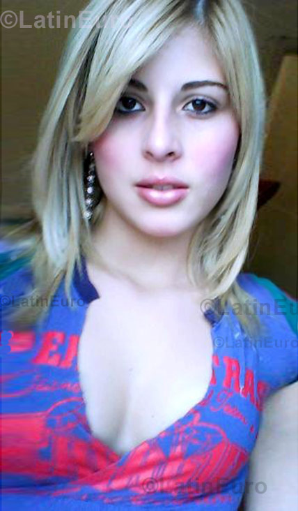 Date this foxy Brazil girl Talita from Guarulhos B696