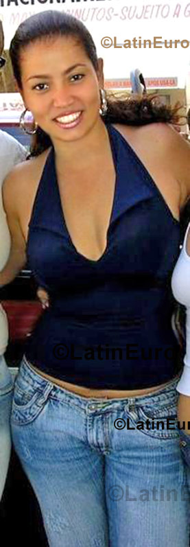 Date this hot Brazil girl Lilian from Goiania B698