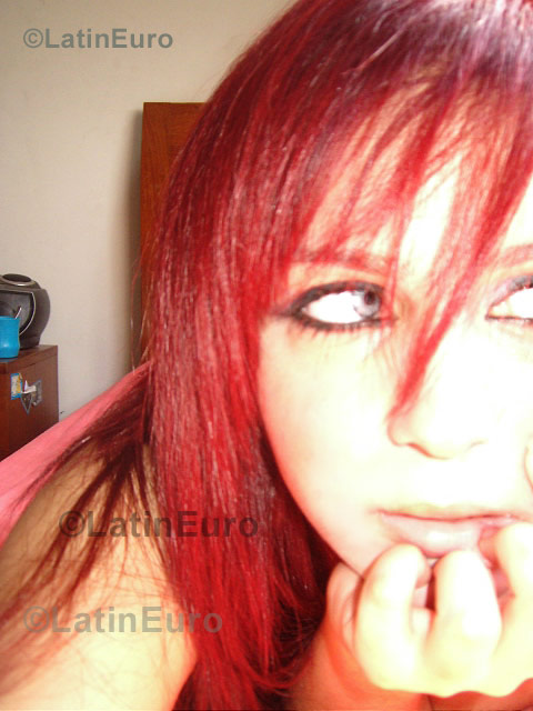 Date this pretty Brazil girl Aline from Belo Horoizonte B700