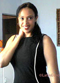 Date this hard body Brazil girl Viviane from BARUERI B7060