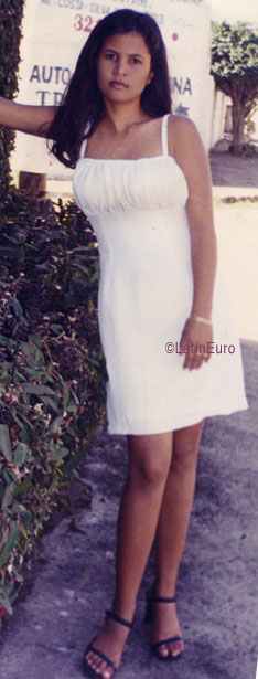 Date this foxy Brazil girl Alessandra from BONOPOLIS B7157