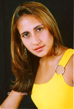 Date this attractive Brazil girl Fernanda from SOROCABA B7218