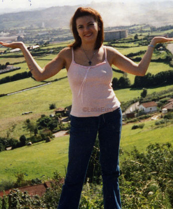 Date this nice looking Brazil girl Valquiria from GOIANA B7273