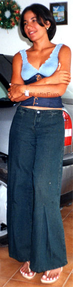 Date this athletic Brazil girl Luciene from PESQUEIRA B7281