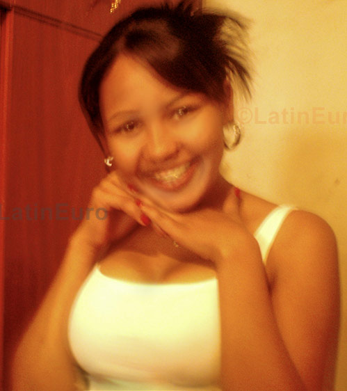 Date this lovely Brazil girl Camila- from BARRINHA B740