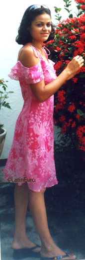 Date this attractive Brazil girl Vanessa from  B7424