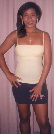 Date this sensual Brazil girl Ericka from RECIFE B7454
