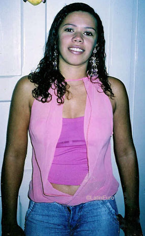 Date this happy Brazil girl Thaise from BELEM B7489