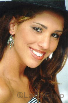 Date this athletic Brazil girl Patricia from Pocos de Caldas B748