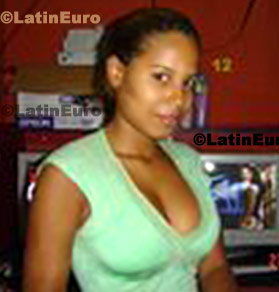 Date this beautiful Brazil girl Lays from Recife B74