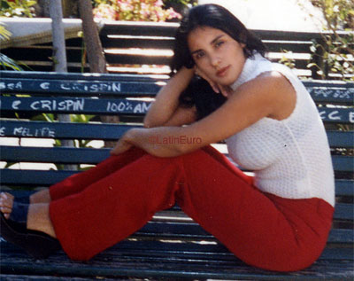 Date this attractive Brazil girl Izabel from RIO DE JANEIRO B7529