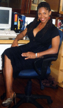 Date this beautiful Brazil girl Luceine from SALVADOR B7593