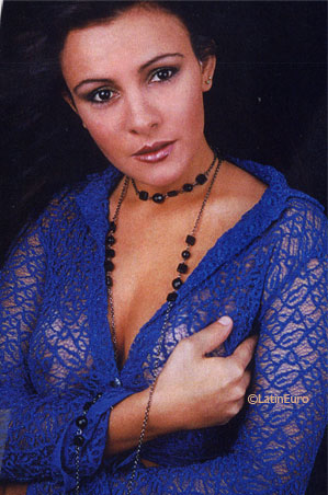 Date this nice looking Brazil girl Luciana from NOVO HAMBURGO B7610