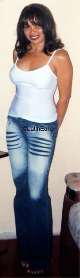 Date this attractive Brazil girl Rosa from BRASILIA B7667