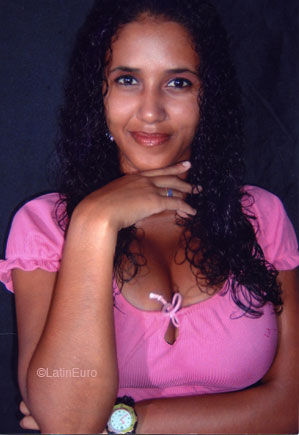 Date this nice looking Brazil girl Luana from RECIFE B7809