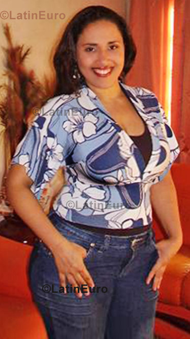 Date this hot Brazil girl Manuella from Cachoeiro De Itapemirim B782