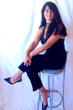 Date this young Brazil girl Flavia from RECIFE B7873