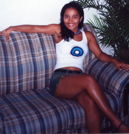 Date this voluptuous Brazil girl Serleide from ITABUNA B7877